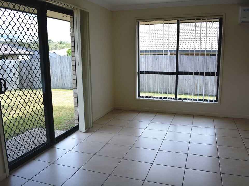 56 Coach Road West Morayfield