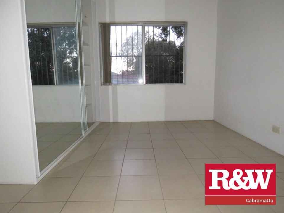 14/1 Waterside Crescent Carramar