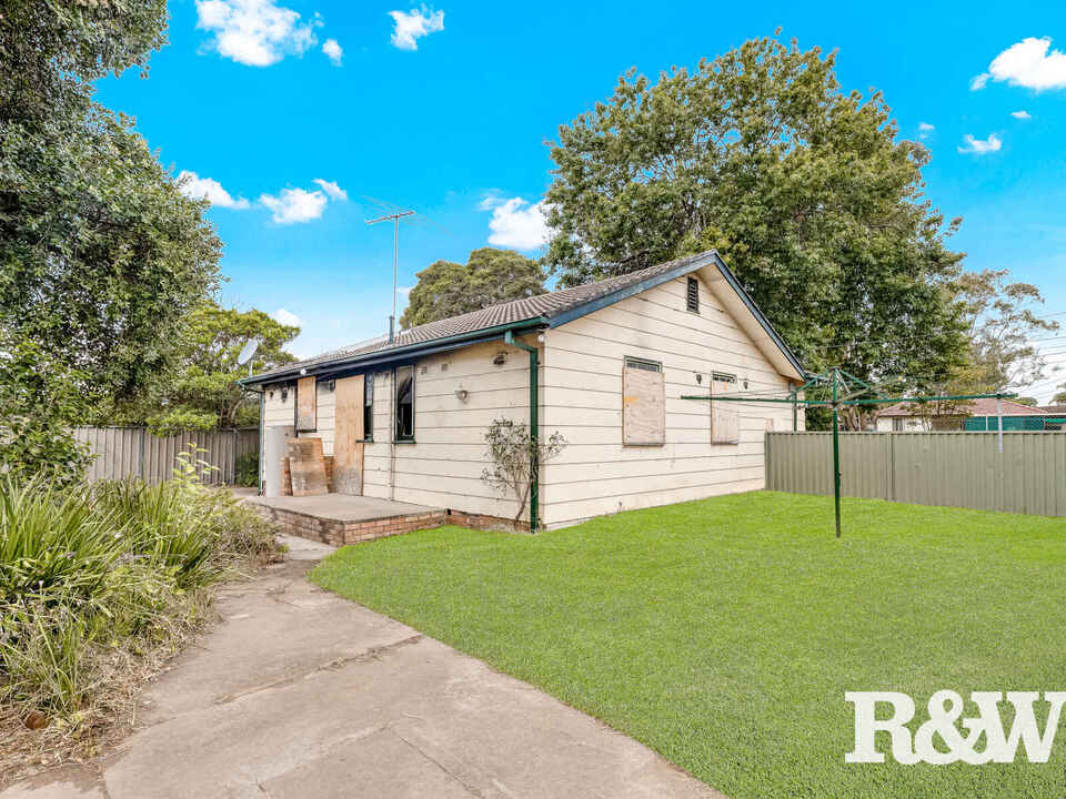 17 Samoa Place Lethbridge Park