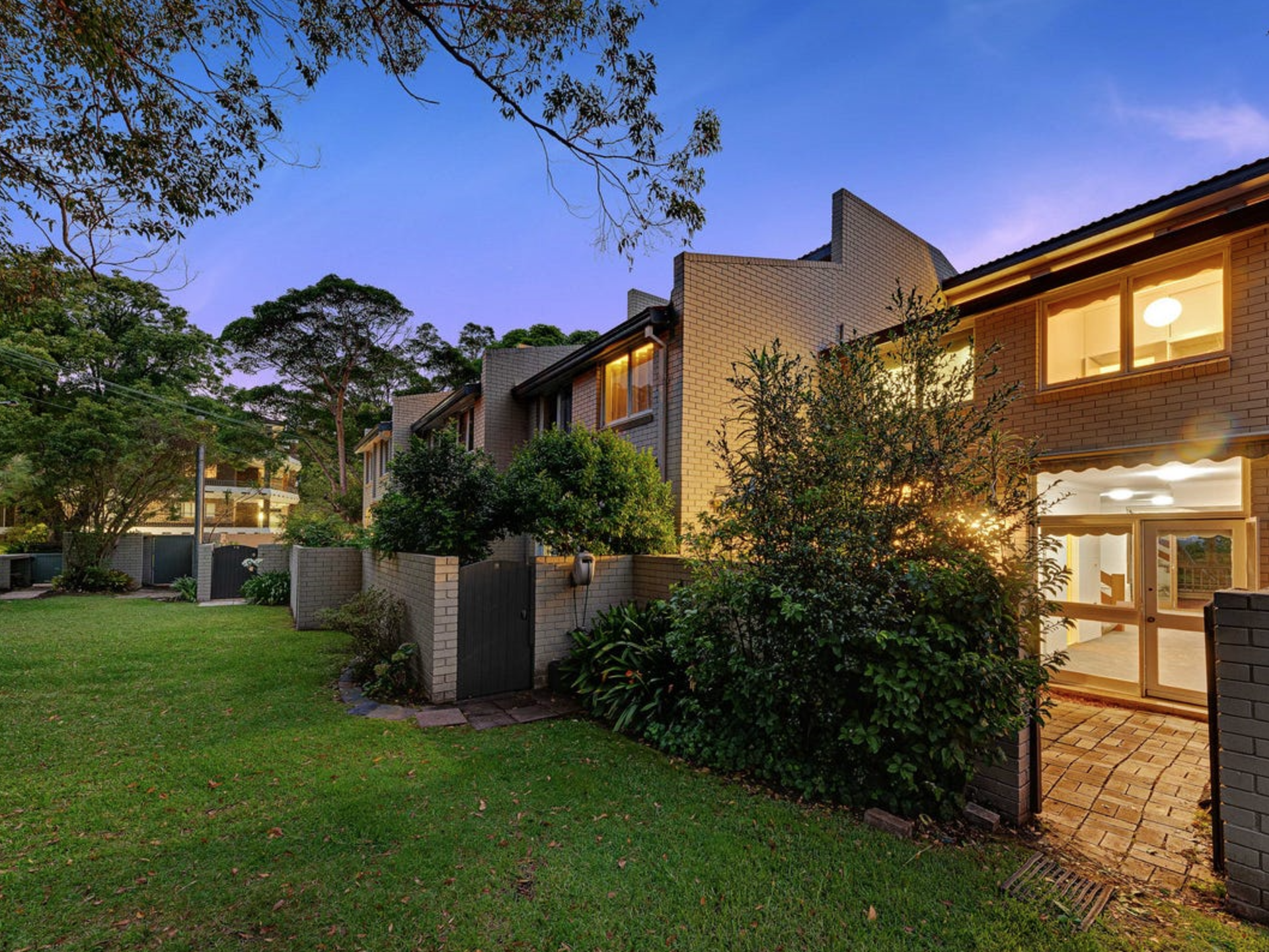 7/7-9 Goodchap Rd Chatswood