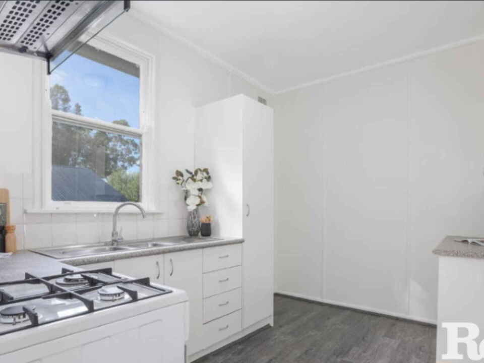 27 Moffat Drive Lalor Park