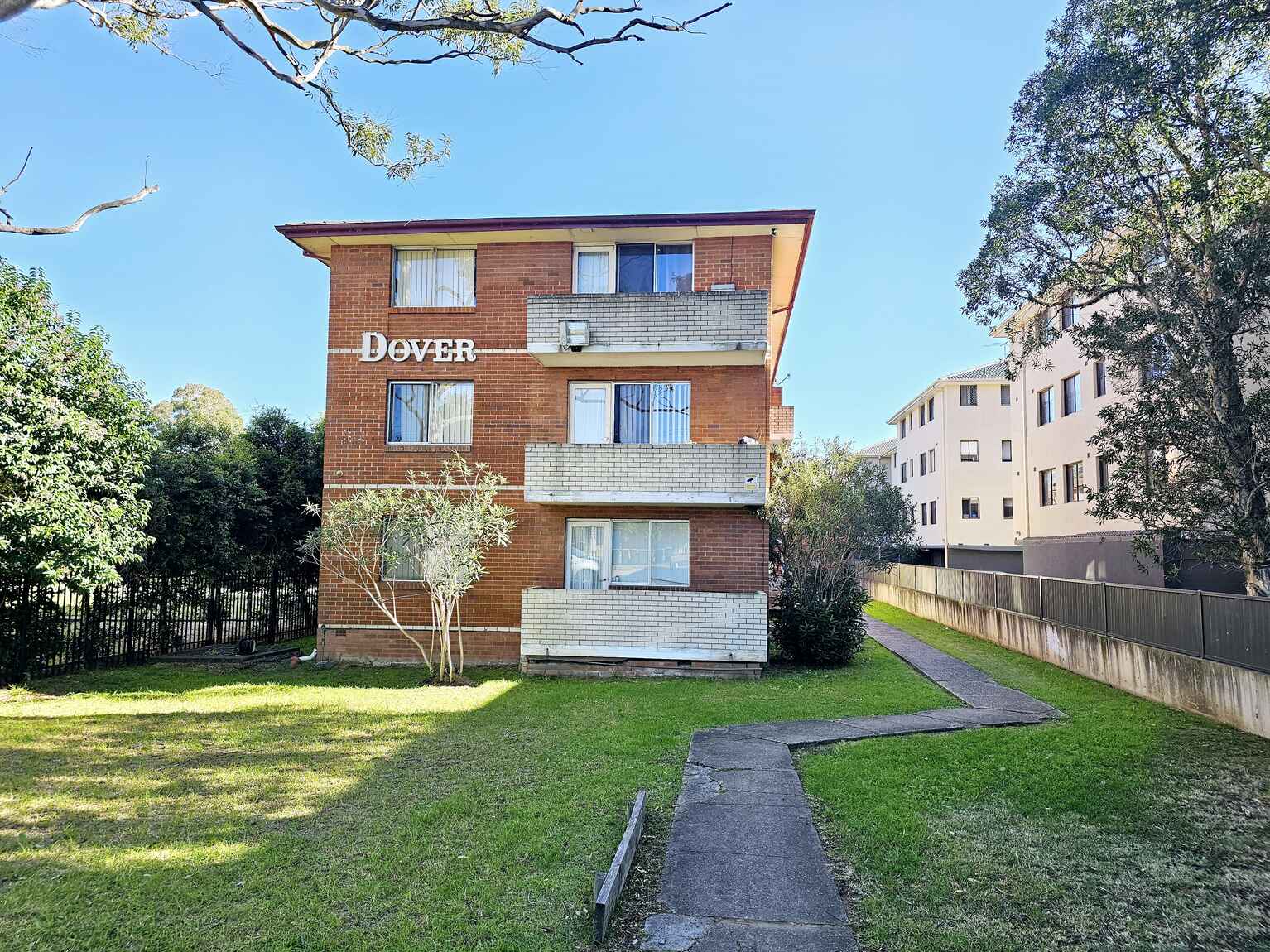 11/8 RUBY STREET Carramar