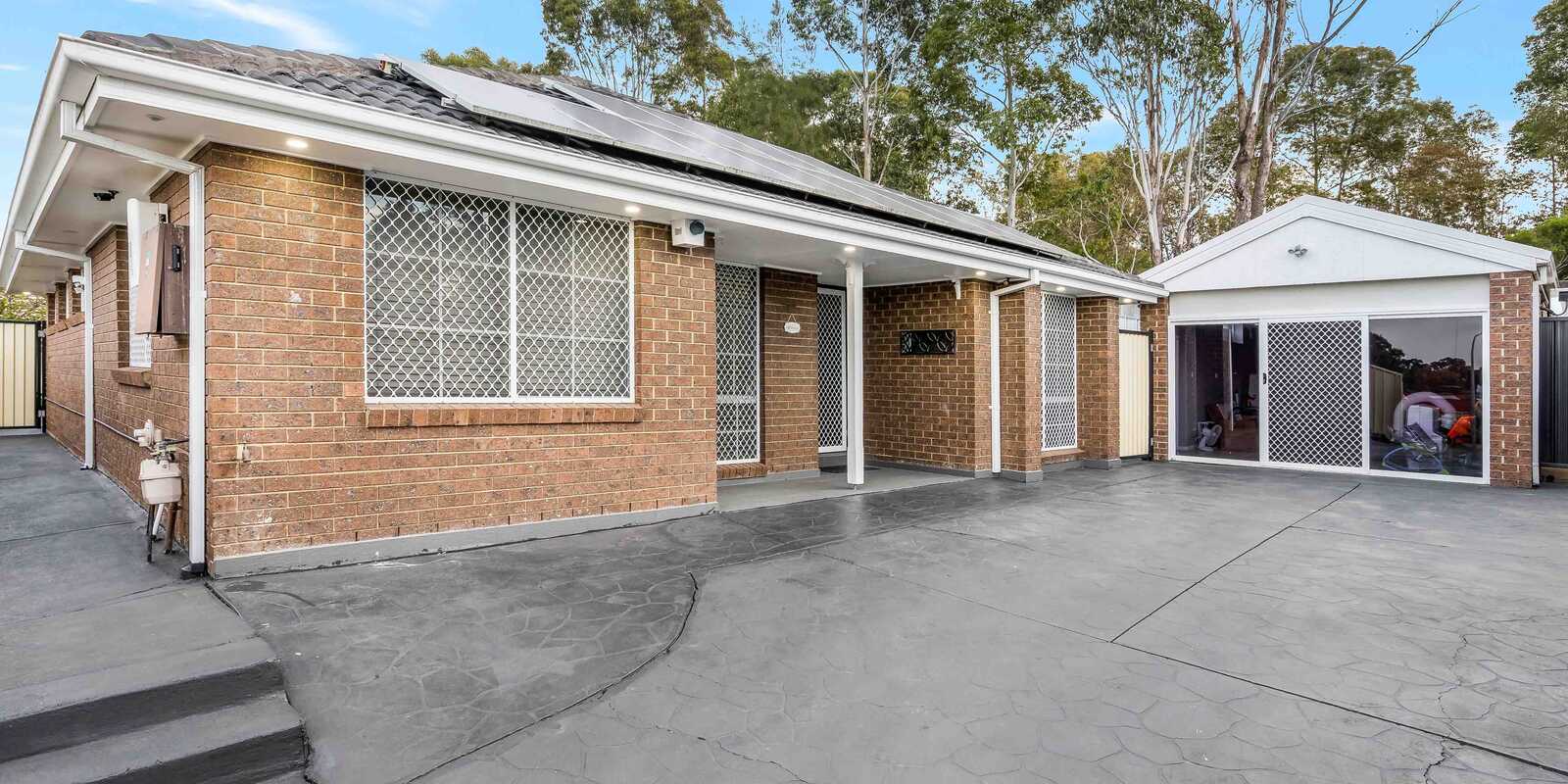 15 Milparinka Close Hoxton Park 15 Milparinka Close Hoxton Park