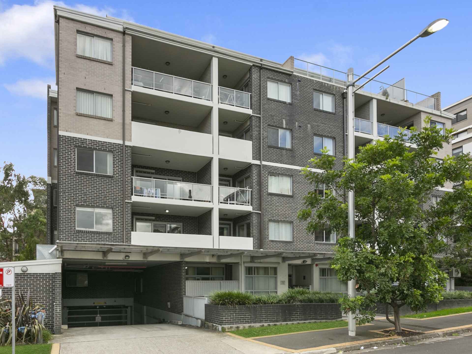 13/2 Porter Street Ryde