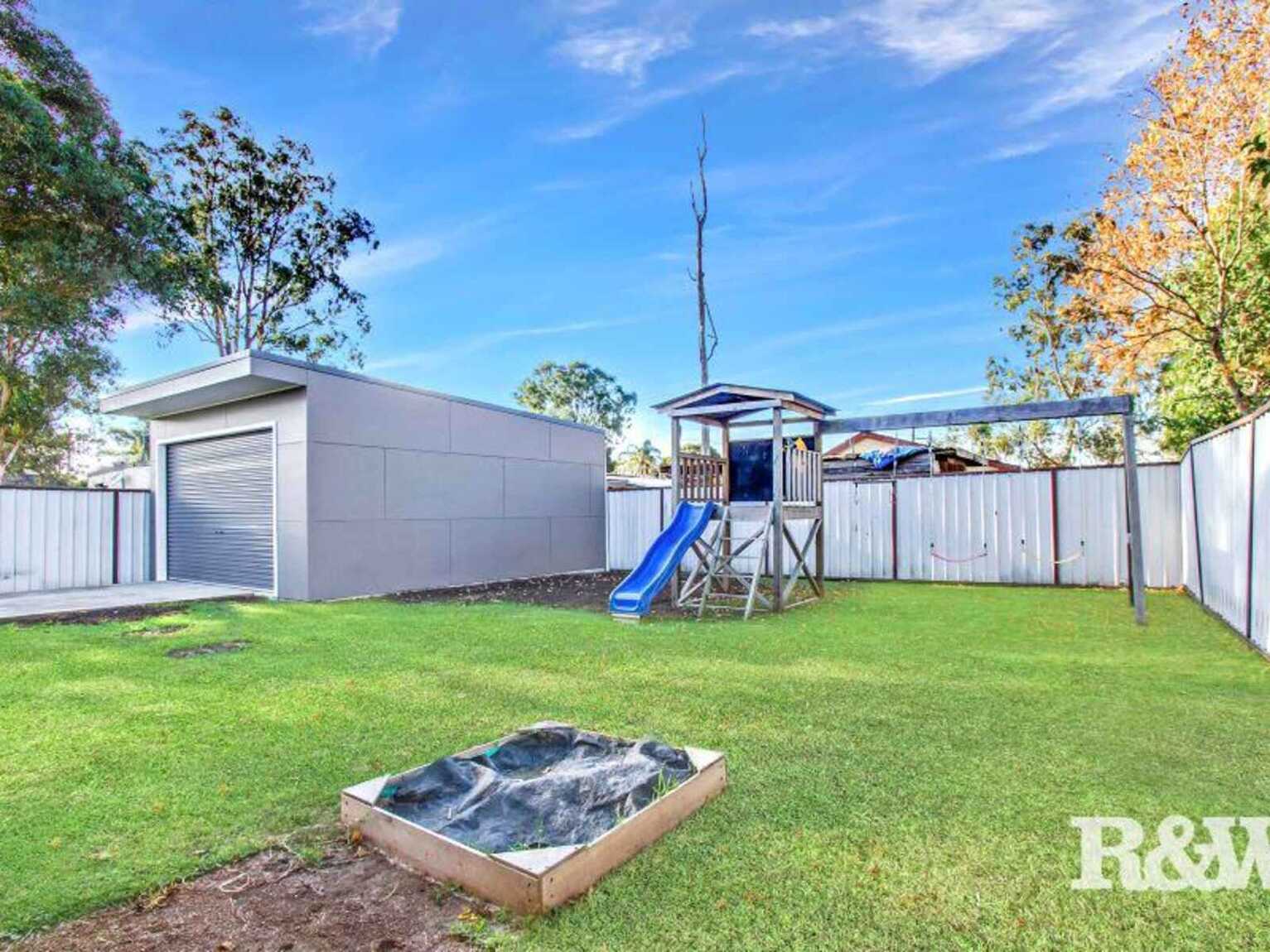 29 Mariana Crescent Lethbridge Park