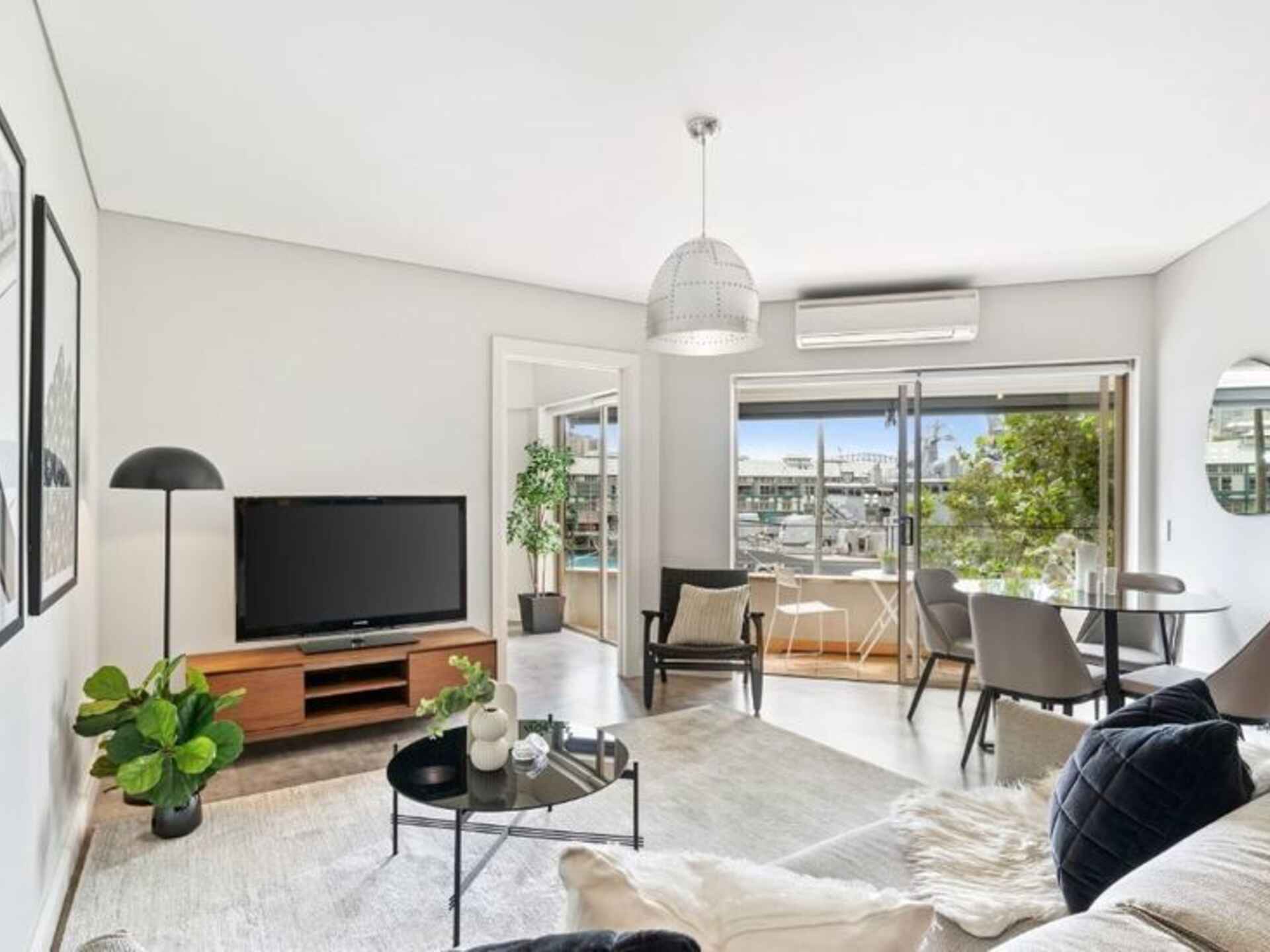 25/67 Cowper Wharf Road Woolloomooloo
