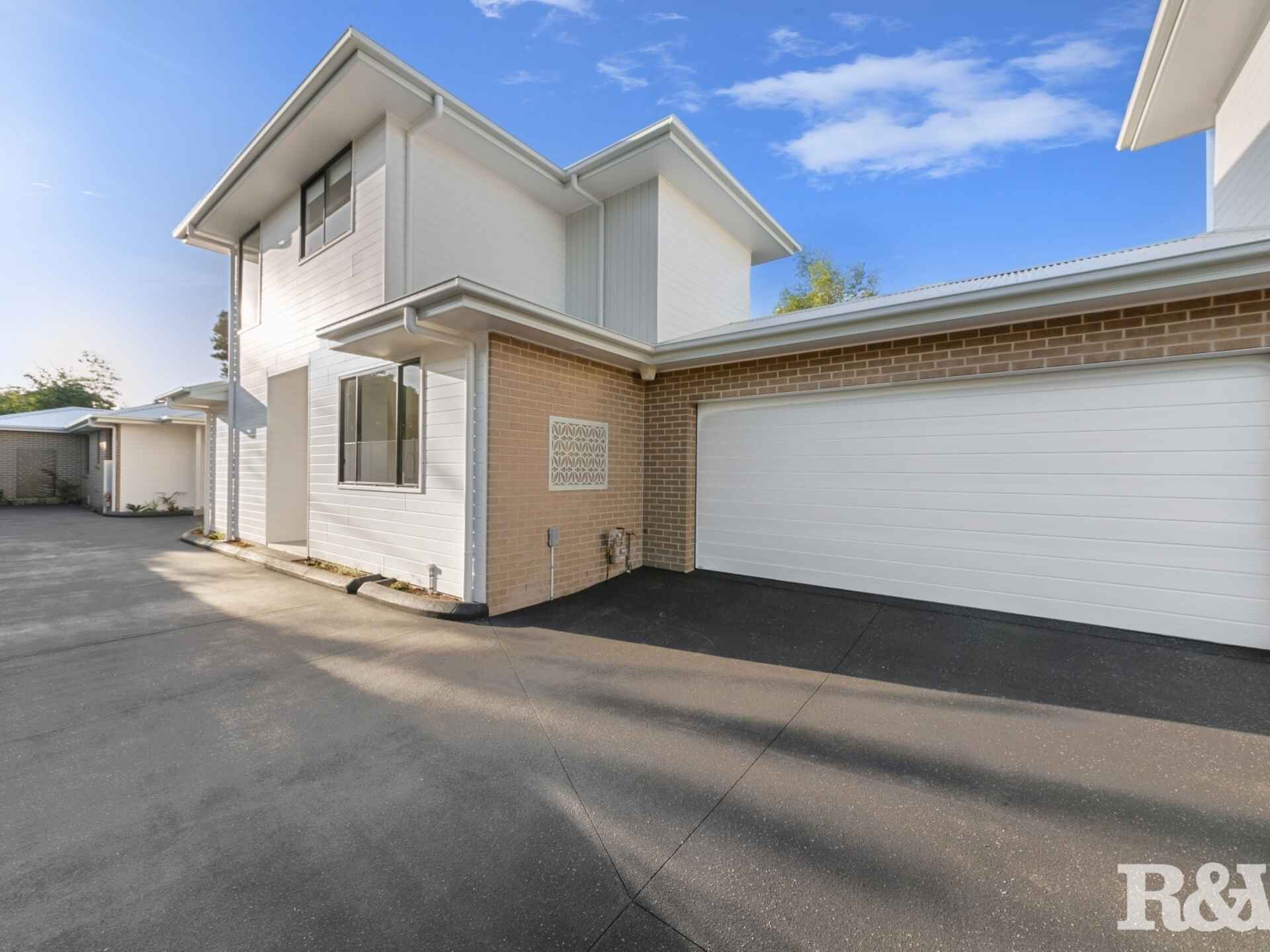 2/2 Webb Road Booker Bay