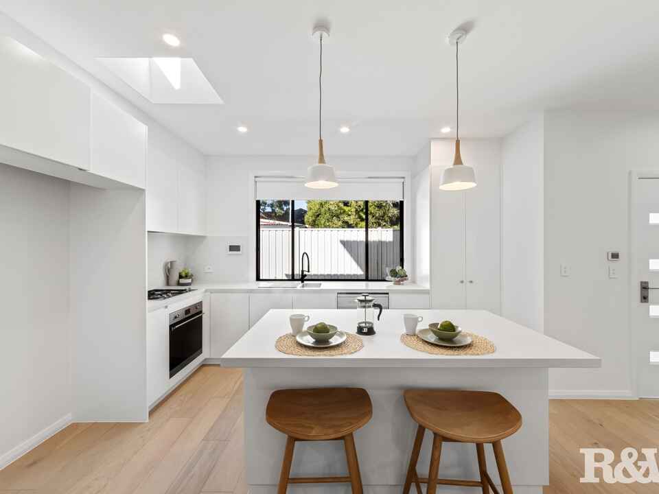 2/2 Webb Road Booker Bay