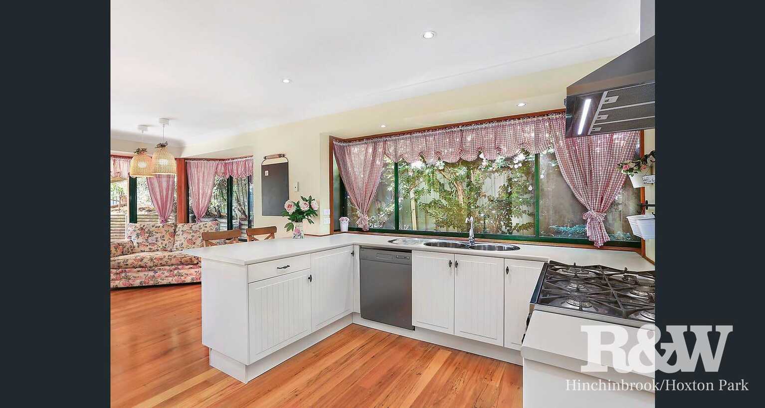 12 Packenham Place Mount Annan