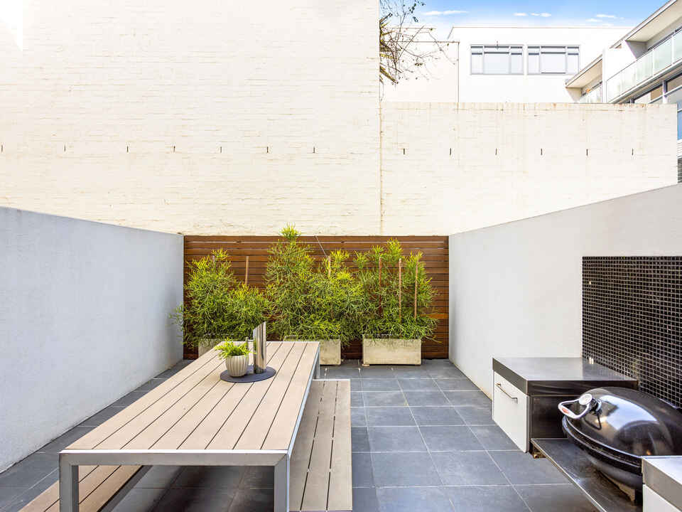 Phillip 402/169 Street Waterloo