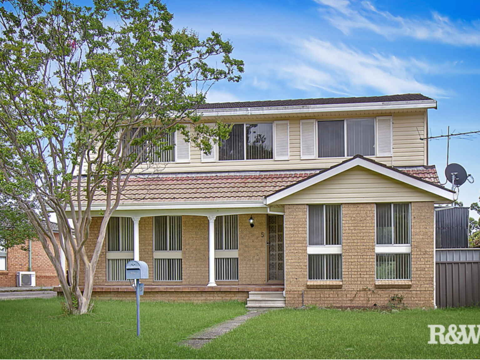 5 Daniel Parade St Clair