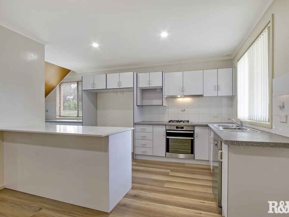 5 Daniel Parade St Clair
