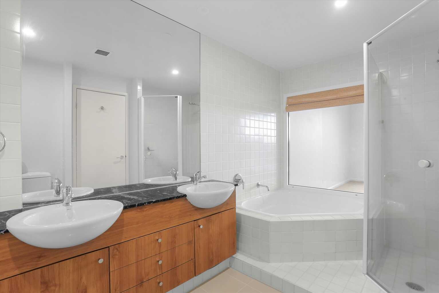 63/29 Bennelong Pkwy Wentworth Point 63/29 Bennelong Pkwy Wentworth Point