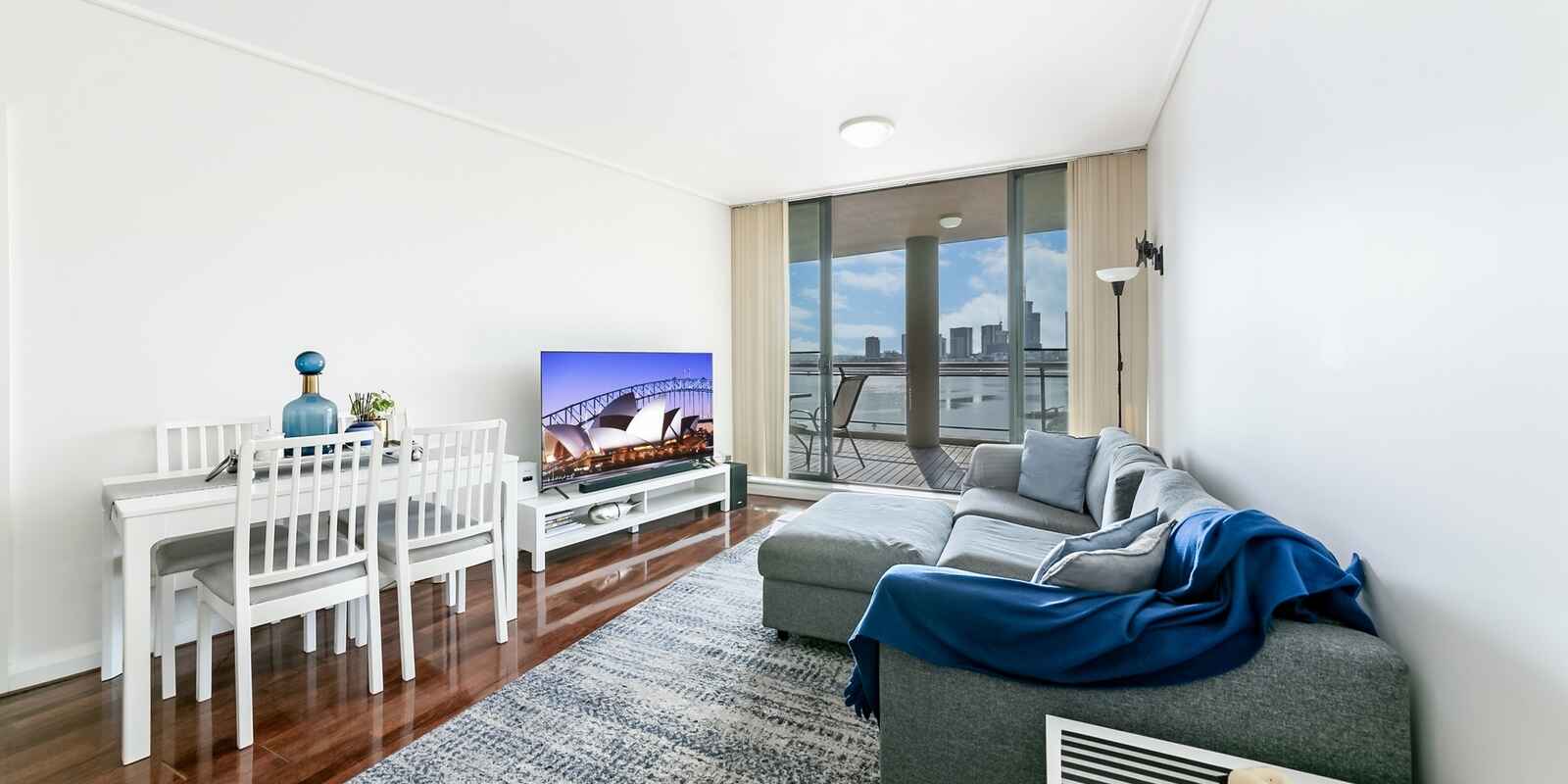 121/27-29 Bennelong Parkway Wentworth Point
