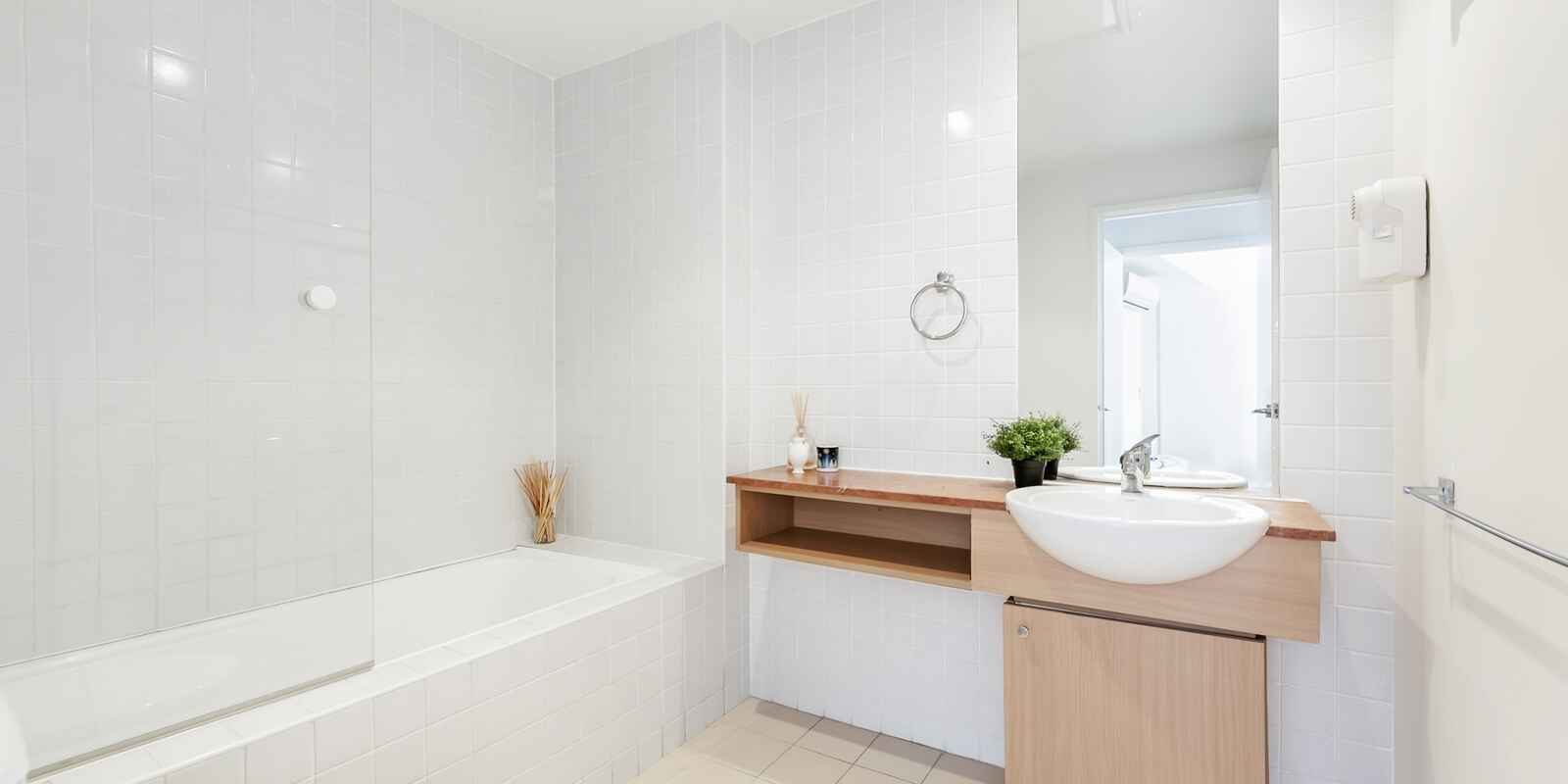 121/27-29 Bennelong Parkway Wentworth Point