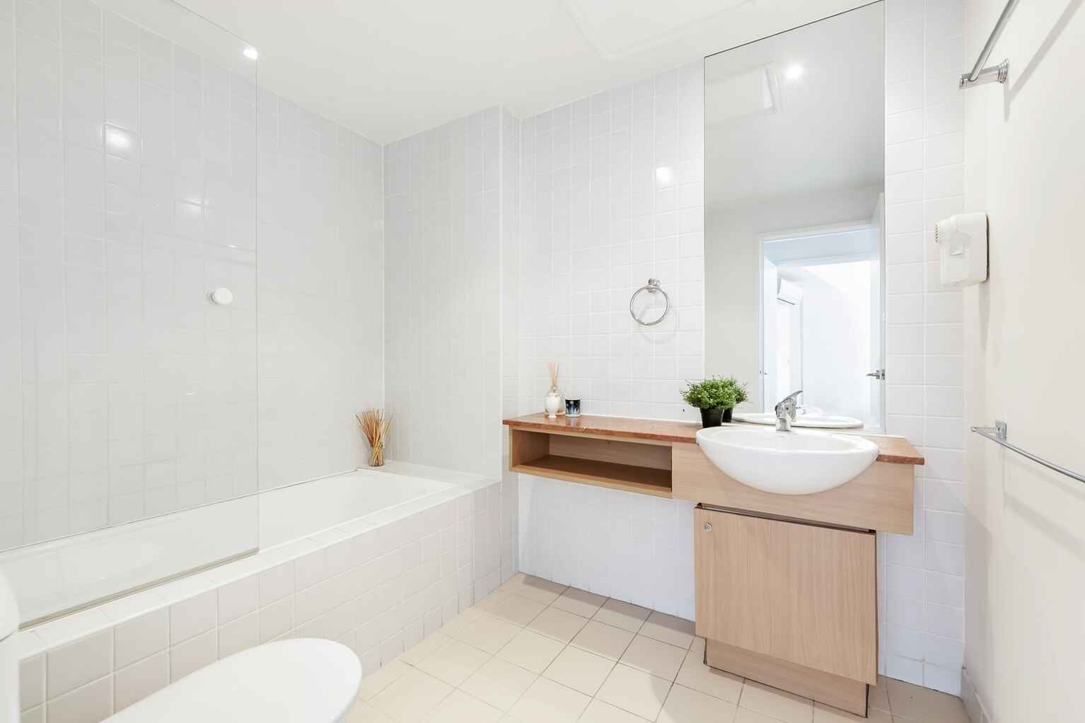 121/27-29 Bennelong Parkway Wentworth Point