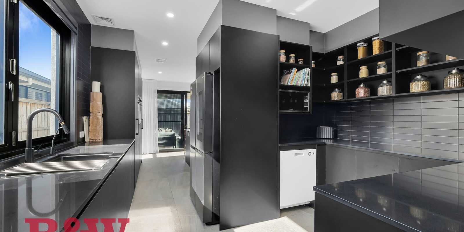 16 Caballo Street Gledswood Hills 16 Caballo Street Gledswood Hills