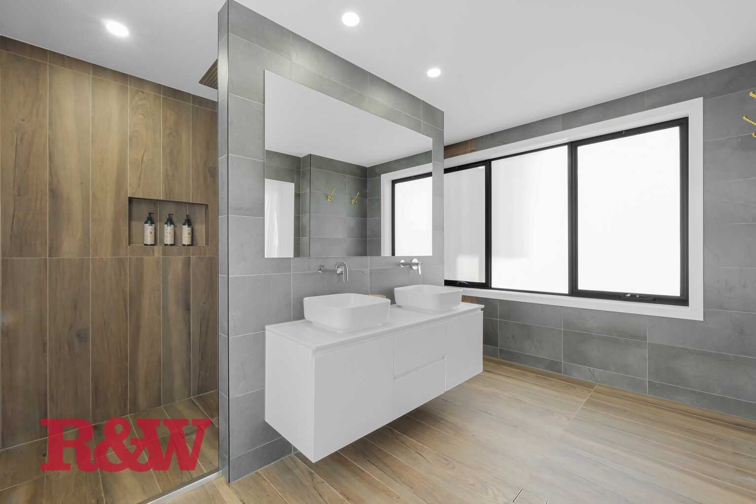 16 Caballo Street Gledswood Hills 16 Caballo Street Gledswood Hills