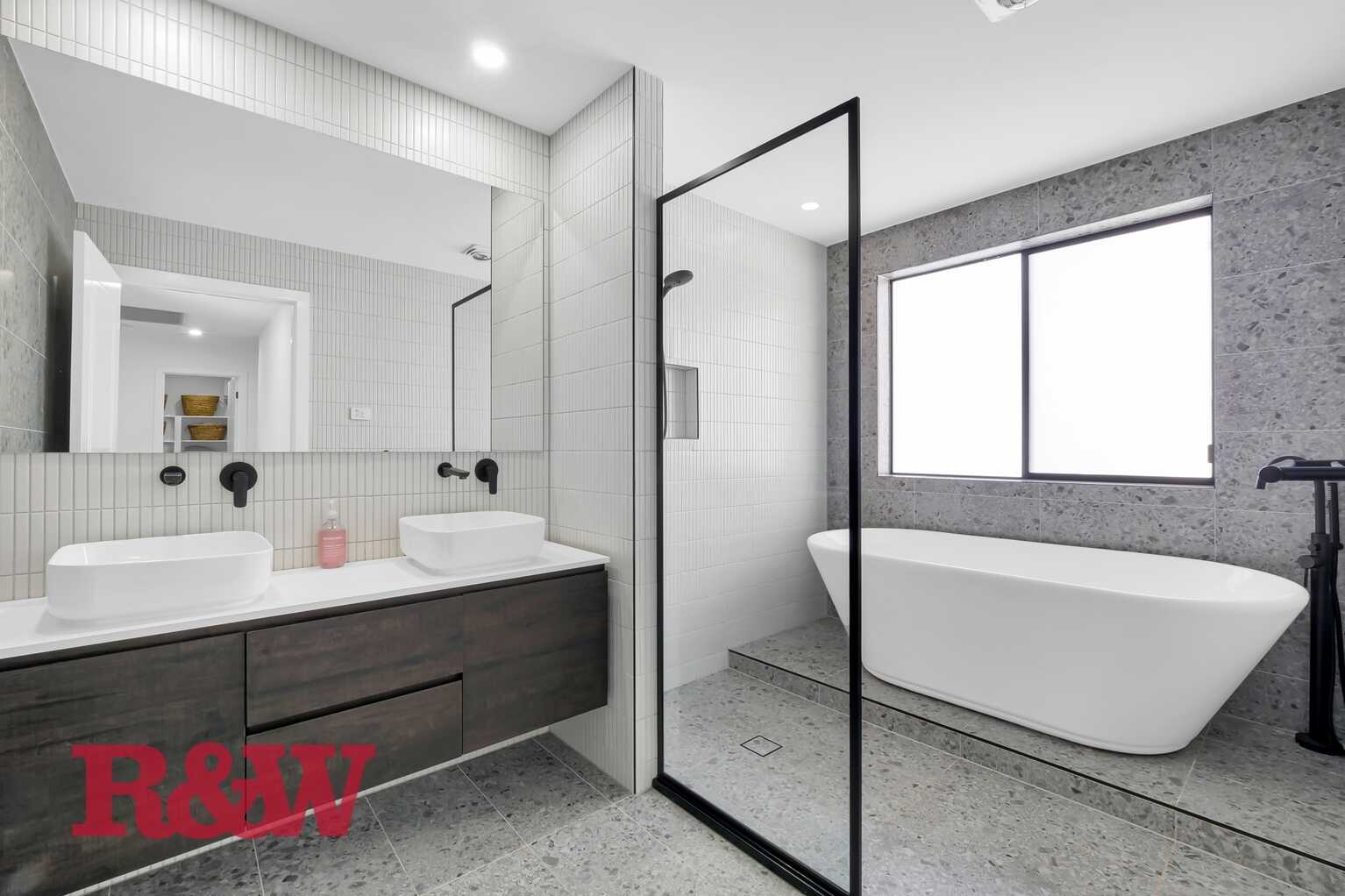 16 Caballo Street Gledswood Hills 16 Caballo Street Gledswood Hills