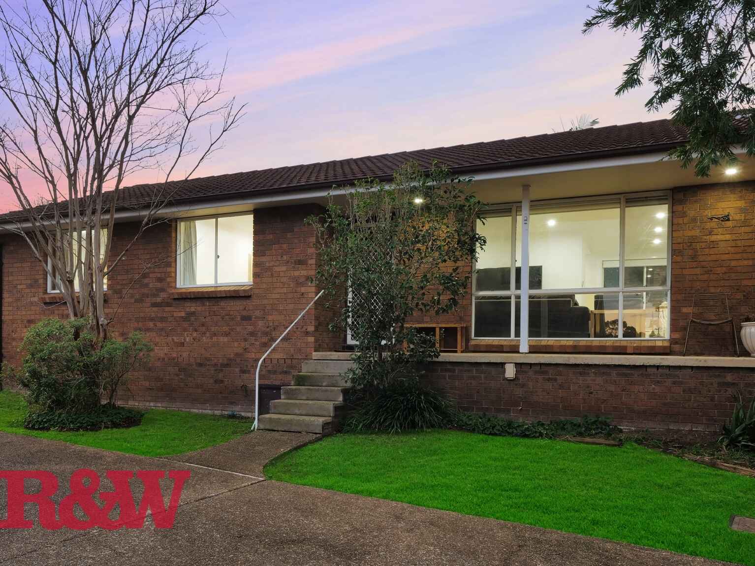 2/19 Lagonda Drive Ingleburn