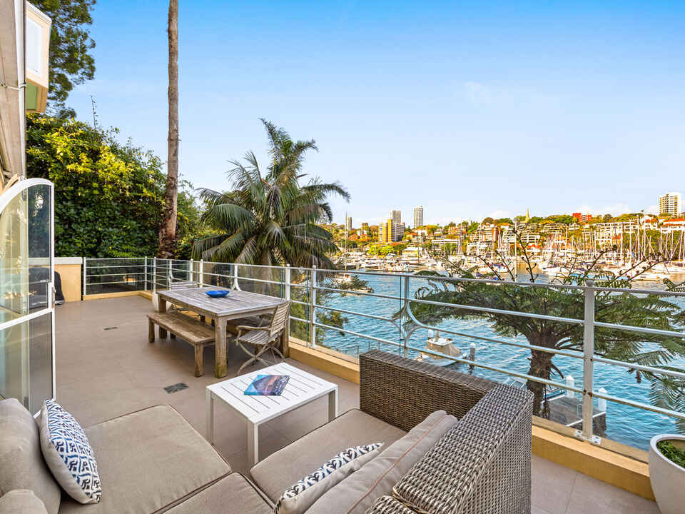 12/2 Elizabeth Bay Crescent Elizabeth Bay