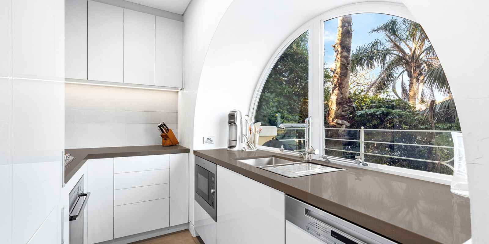 12/2 Elizabeth Bay Crescent Elizabeth Bay 12/2 Elizabeth Bay Crescent Elizabeth Bay