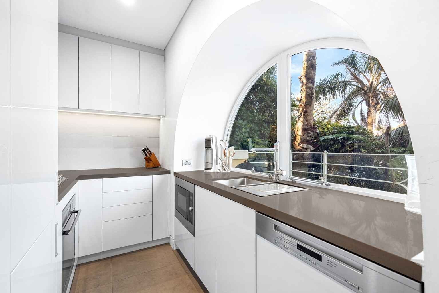 12/2 Elizabeth Bay Crescent Elizabeth Bay 12/2 Elizabeth Bay Crescent Elizabeth Bay