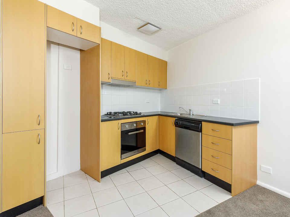 117/21 East Crescent McMahons Point