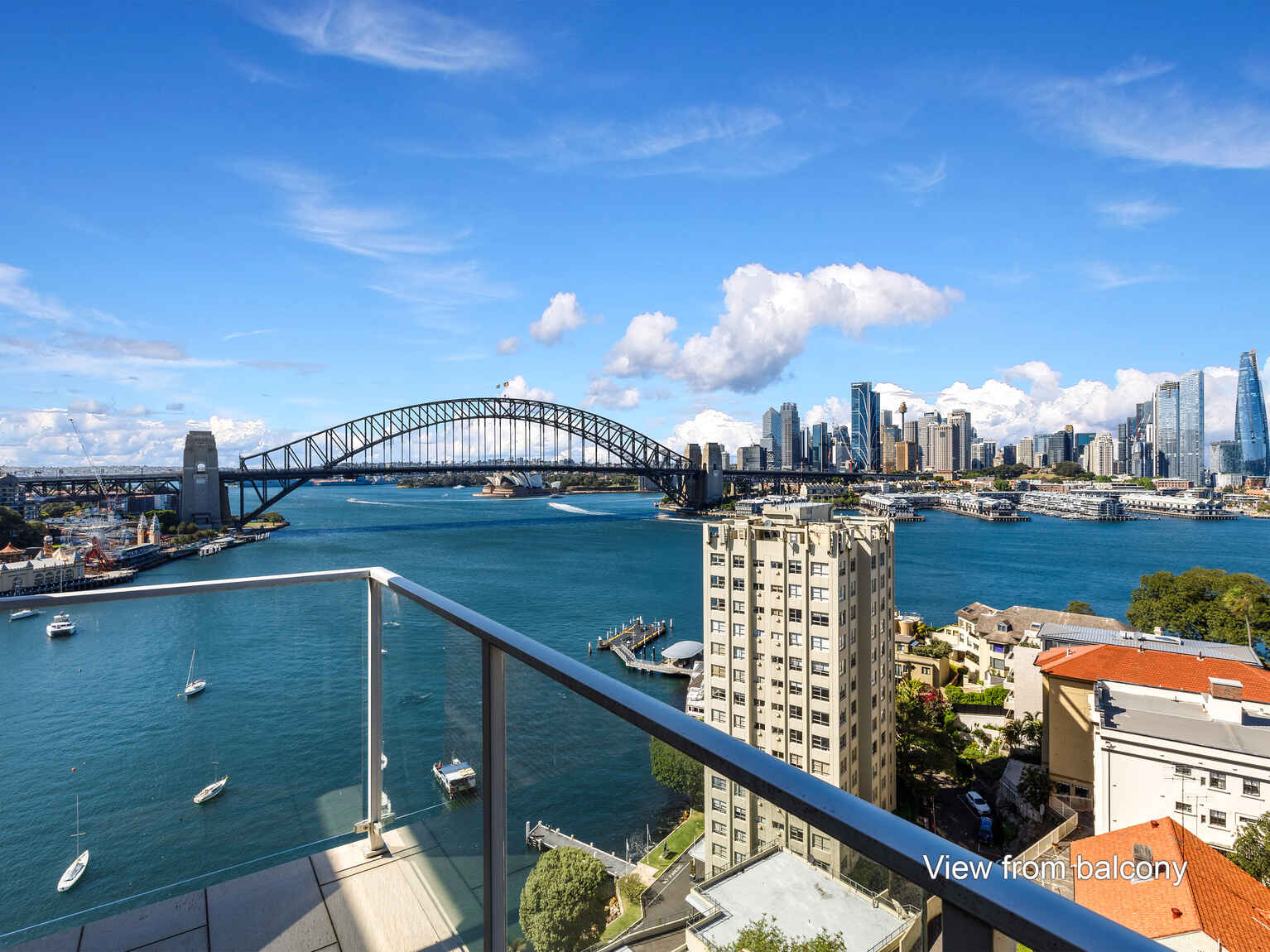 117/21 East Crescent McMahons Point