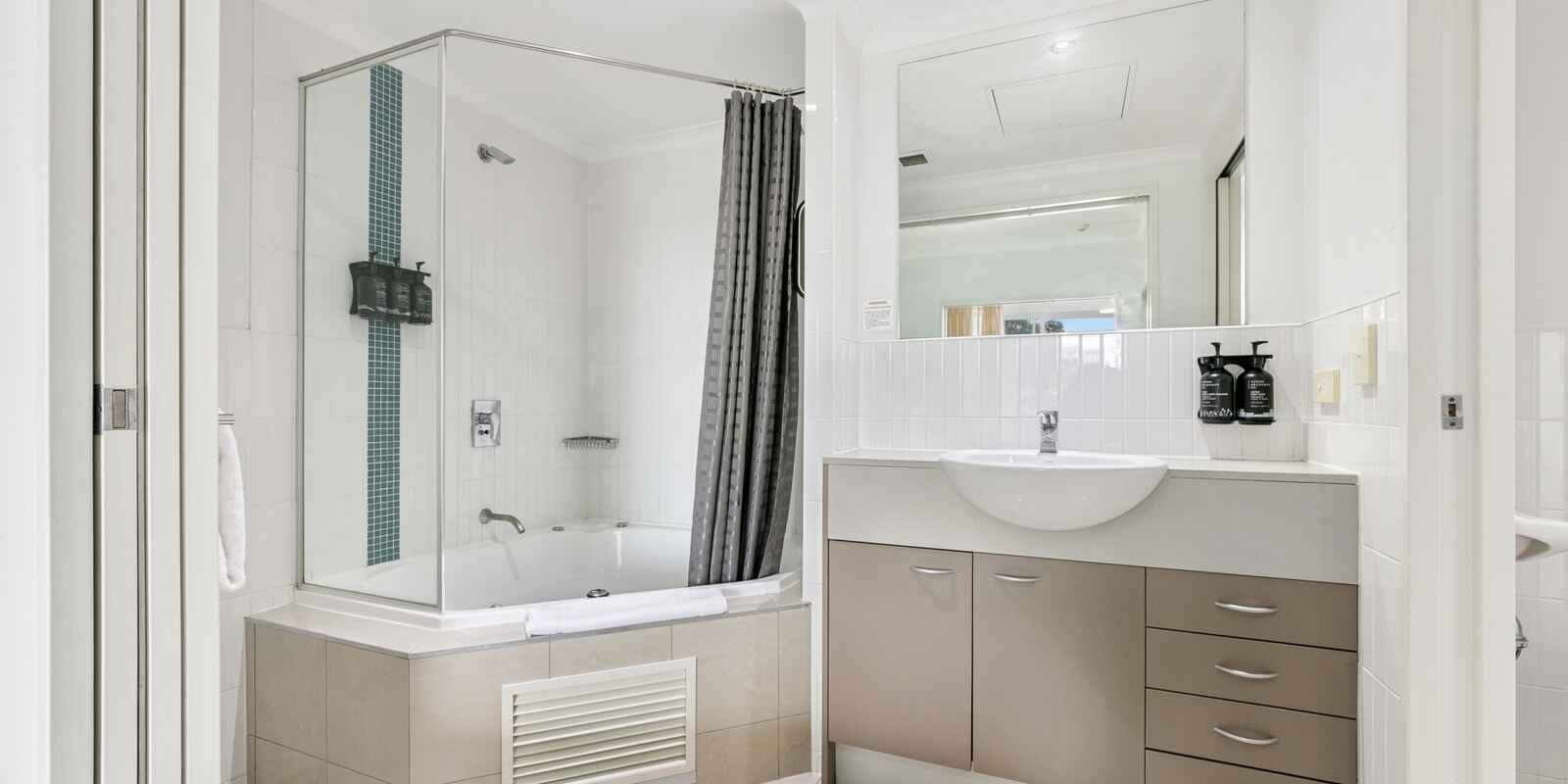 136/51-54 The Esplanade Ettalong Beach