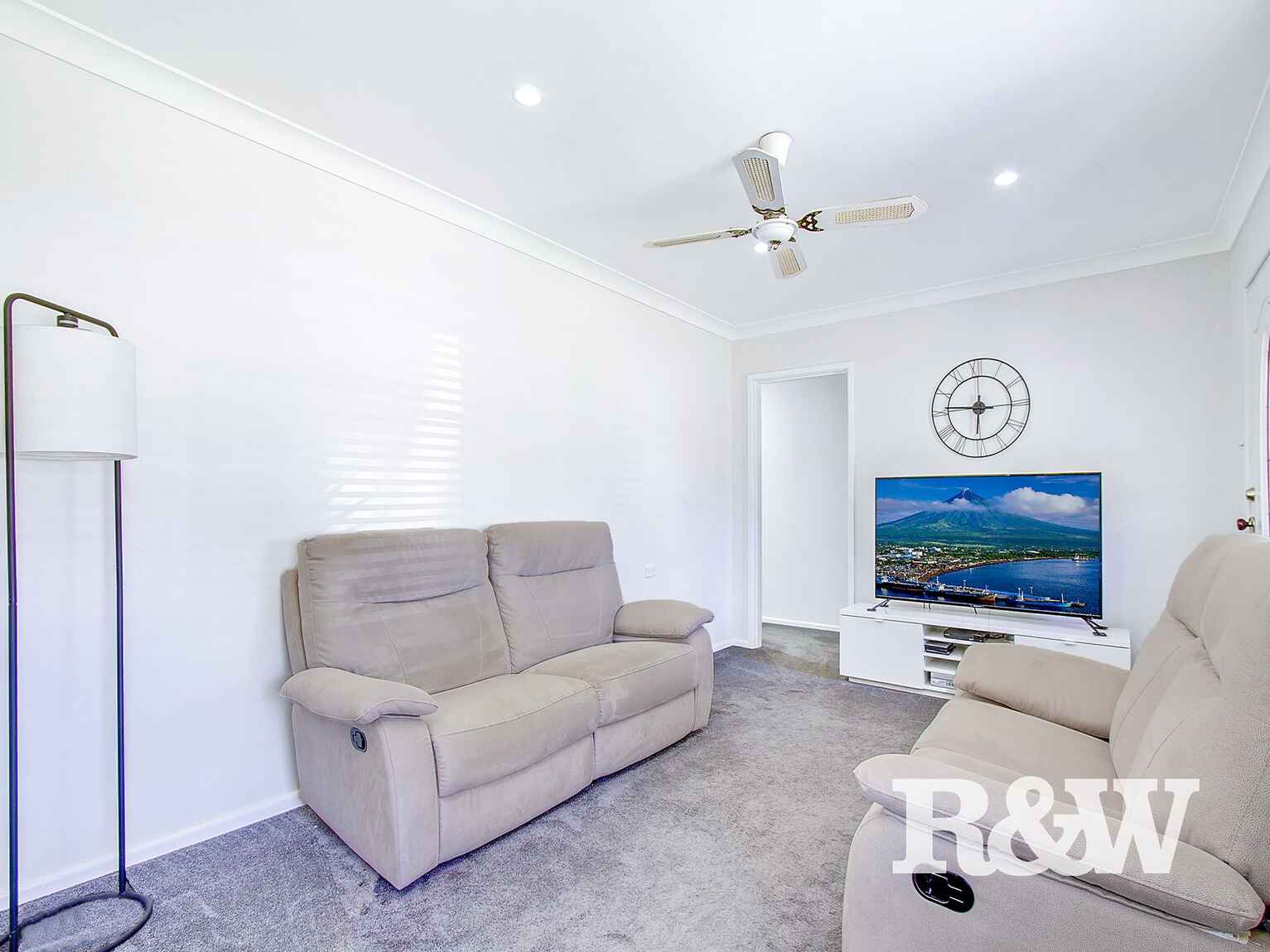 17 Melanesia Avenue Lethbridge Park 17 Melanesia Avenue Lethbridge Park