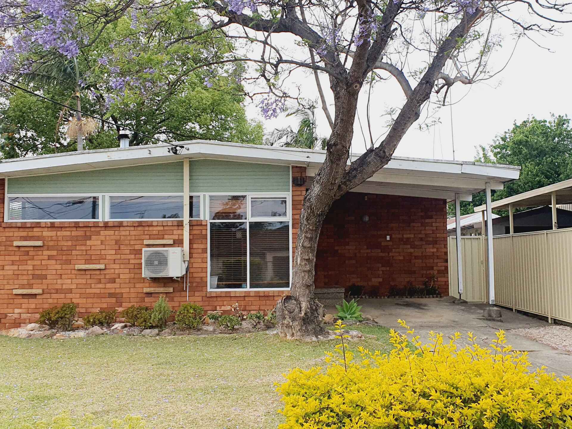 24 Barlow Crescent, Canley Heights
