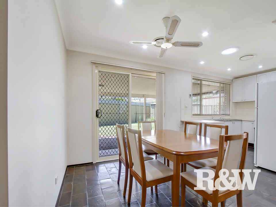 16 Grevillea Drive St Clair