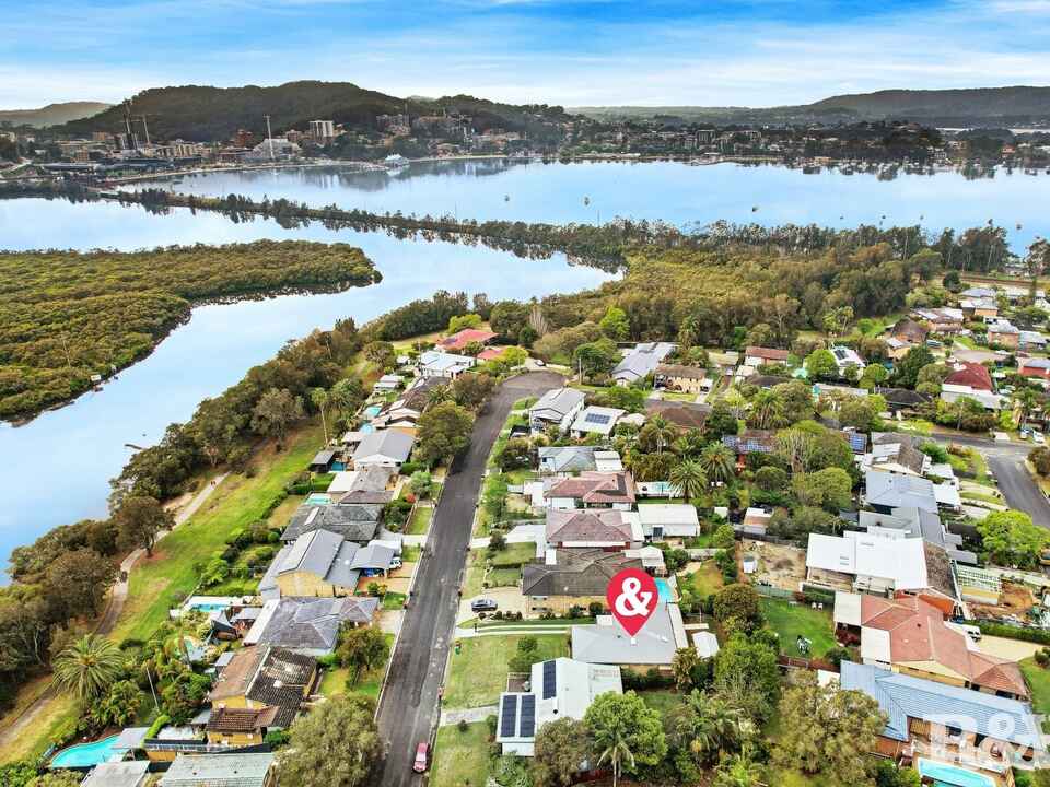 19 Matthews Parade Point Clare