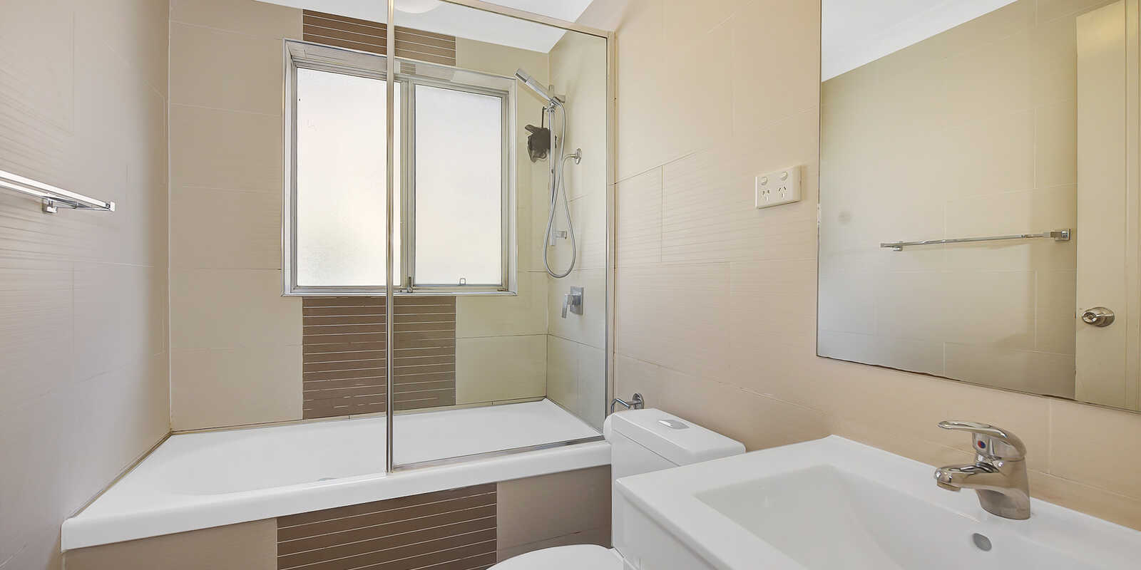 2/25 Addlestone Road Merrylands 2/25 Addlestone Road Merrylands