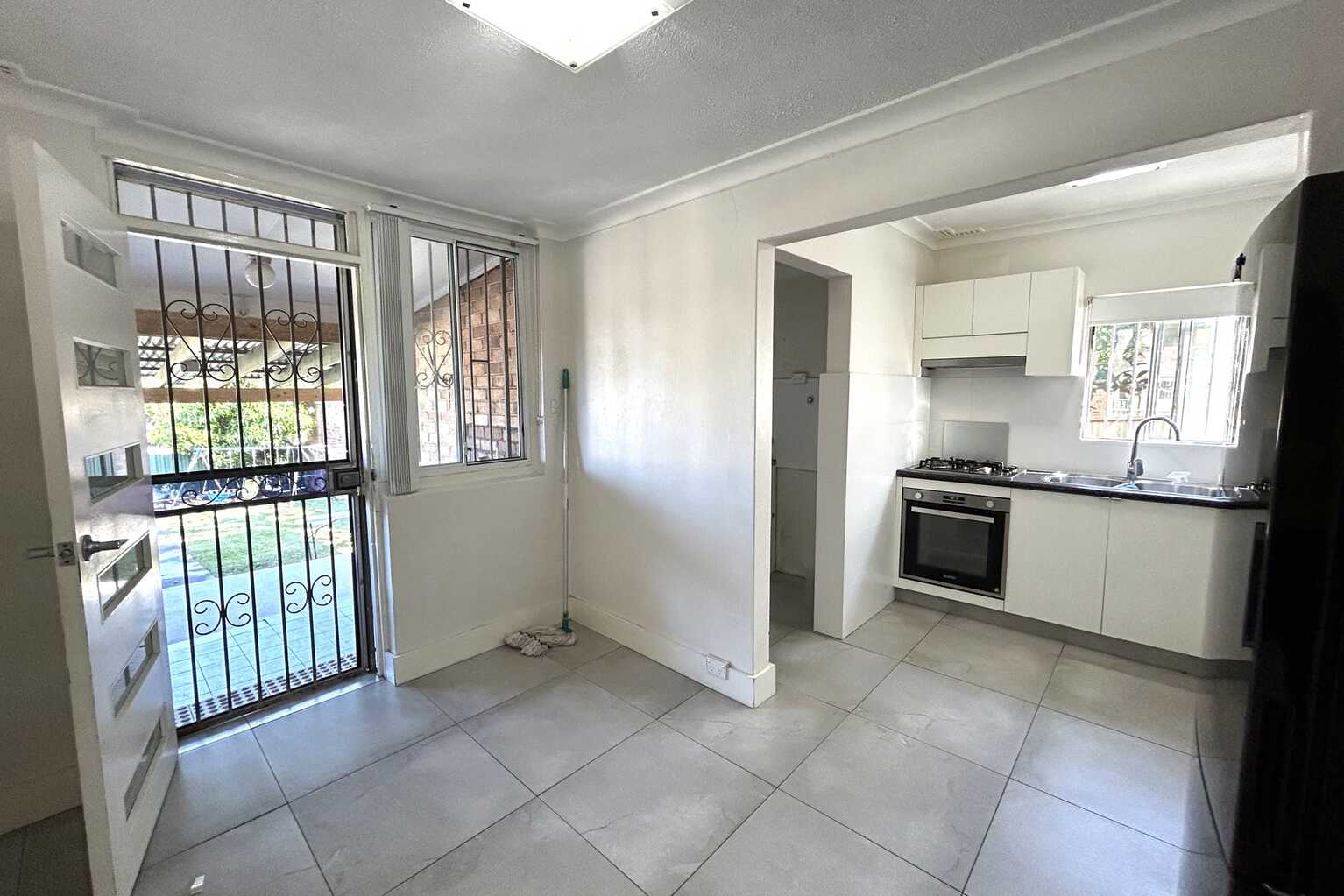 2/152 Duntroon Street Hurlstone Park