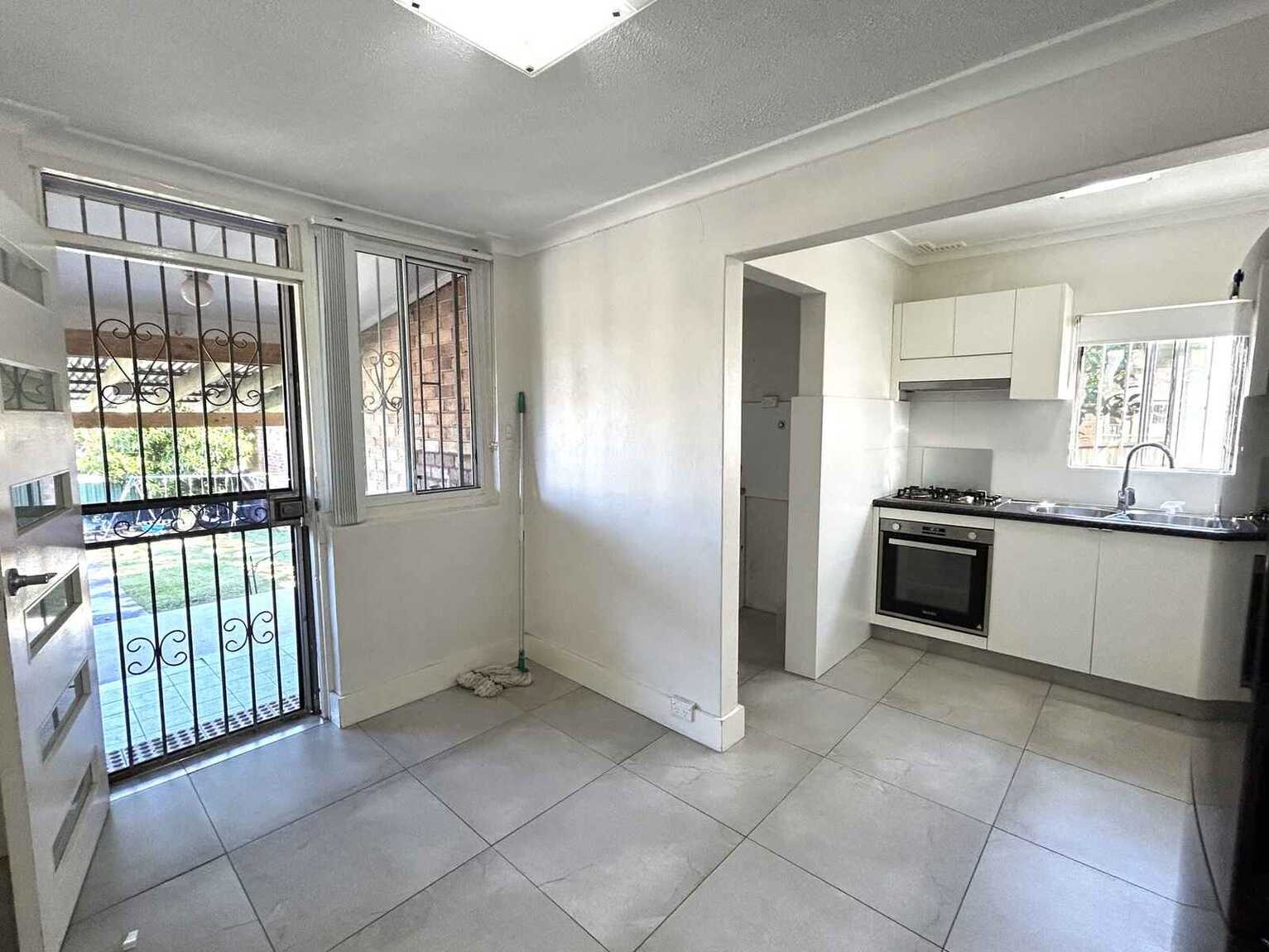 2/152 Duntroon Street Hurlstone Park