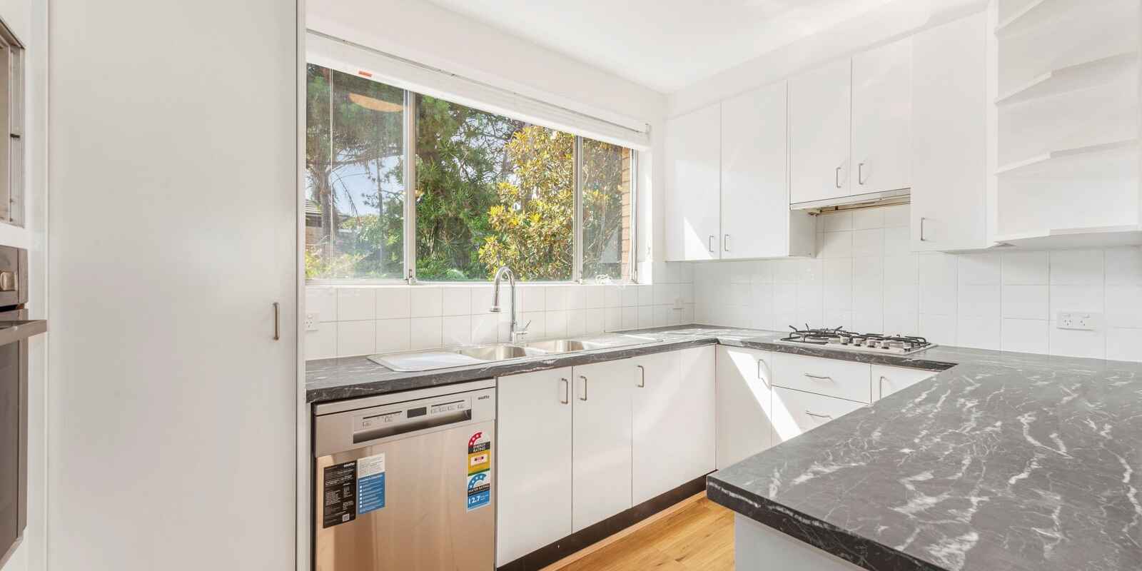 2/141 Hall Street Bondi Beach