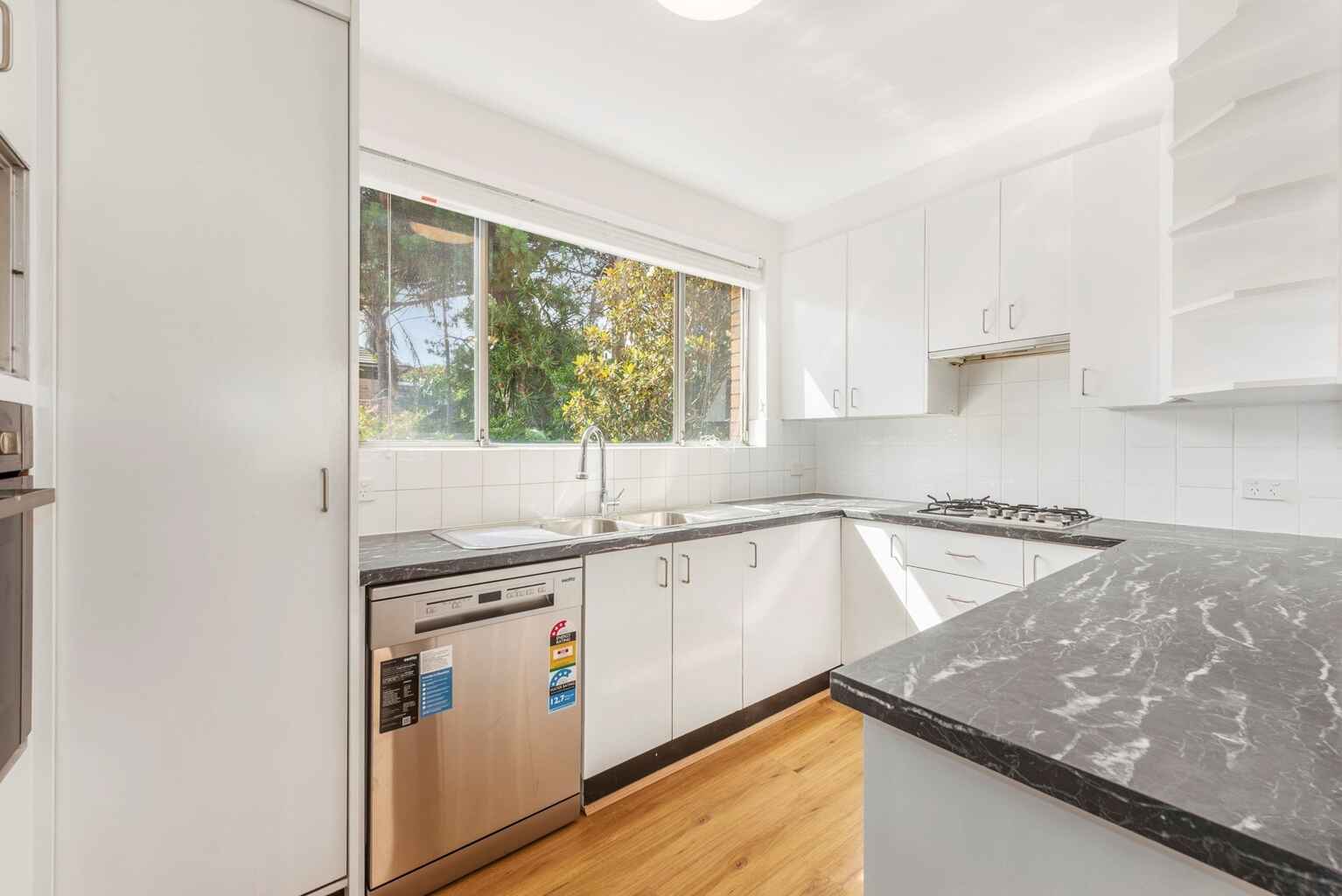 2/141 Hall Street Bondi Beach