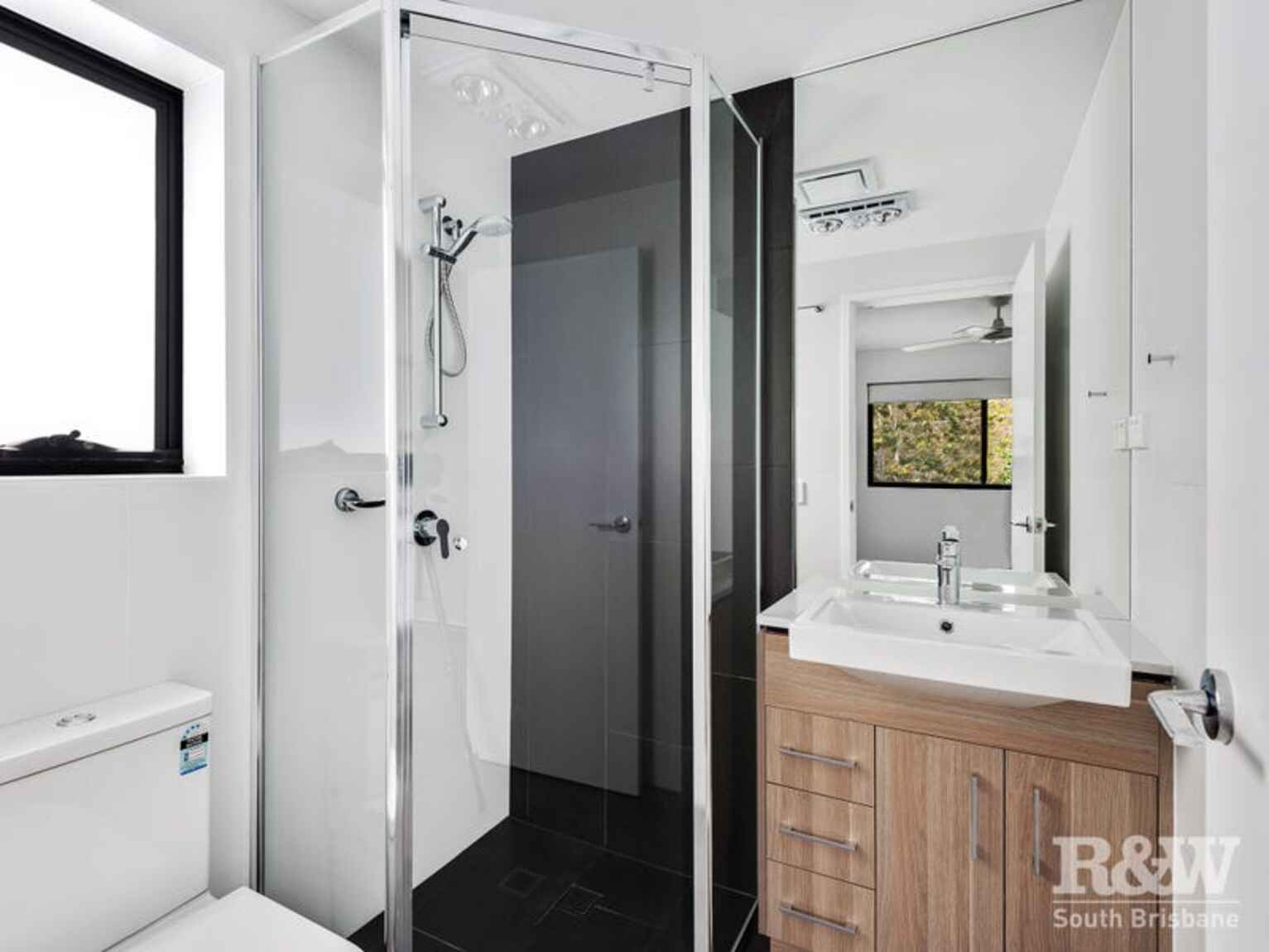 2/49 Northcliffe Street Murarrie