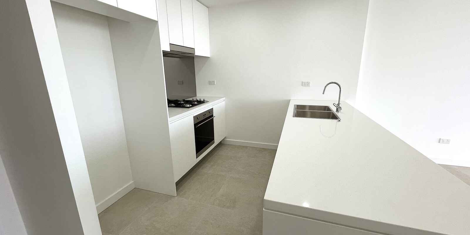 2210/9 Gay Street Castle Hill