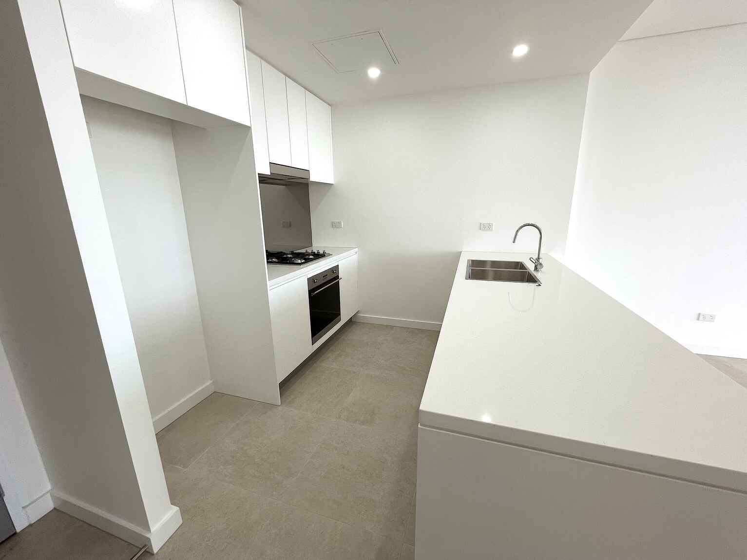 2210/9 Gay Street Castle Hill