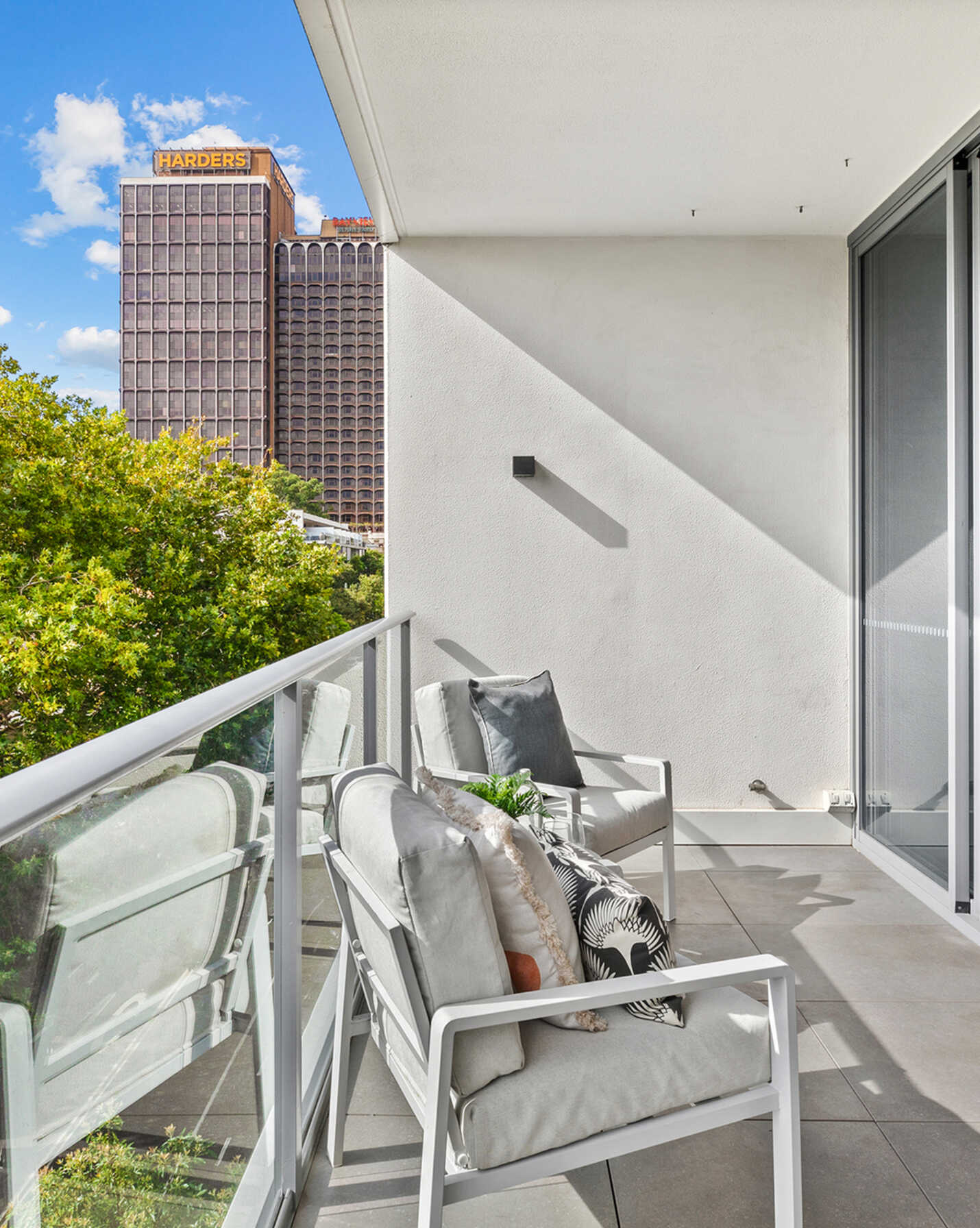 32/68 Sir John Young Crescent Woolloomooloo, Woolloomooloo - Image 1