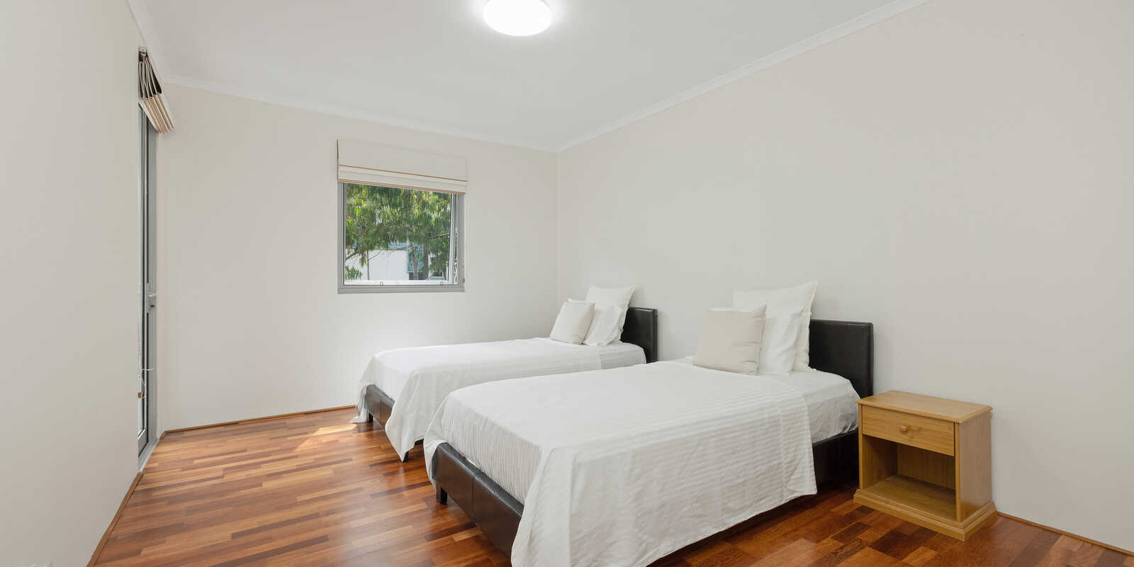 8/4 Grandstand Parade Zetland 8/4 Grandstand Parade Zetland