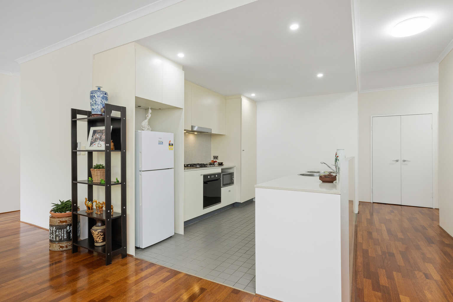8/4 Grandstand Parade Zetland 8/4 Grandstand Parade Zetland