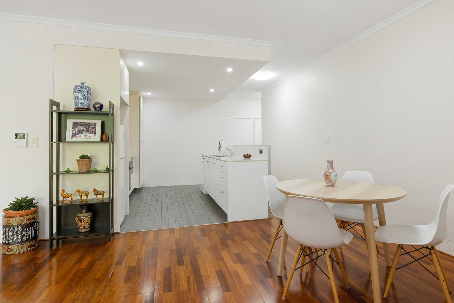 8/4 Grandstand Parade Zetland 8/4 Grandstand Parade Zetland