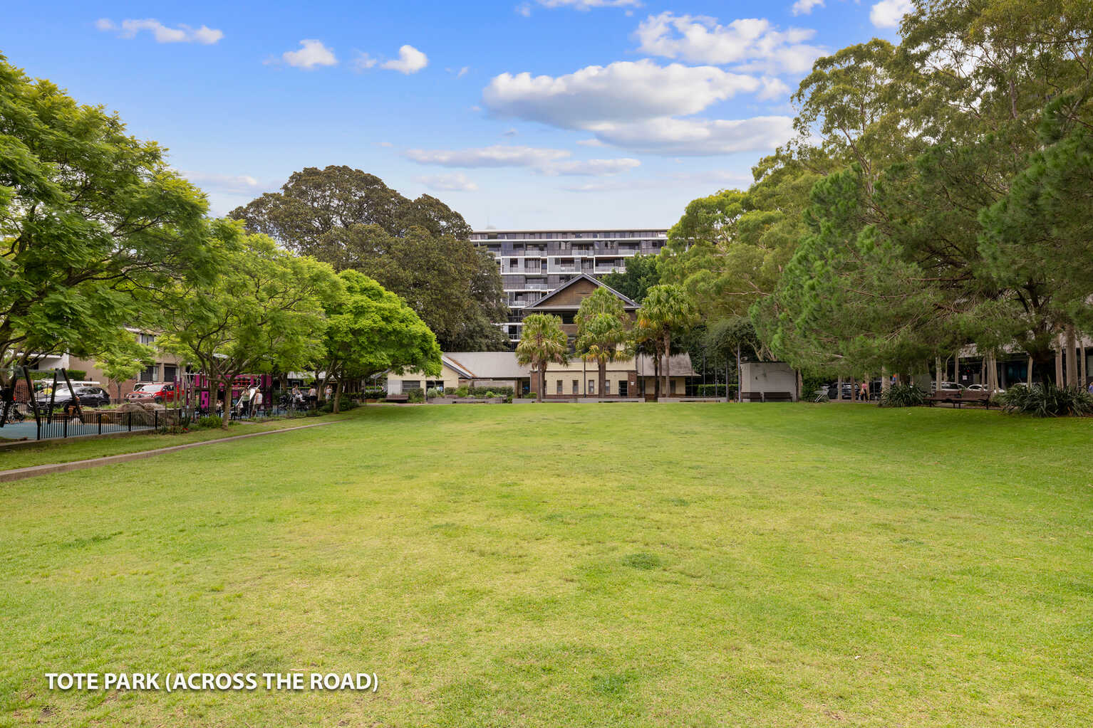 8/4 Grandstand Parade Zetland 8/4 Grandstand Parade Zetland