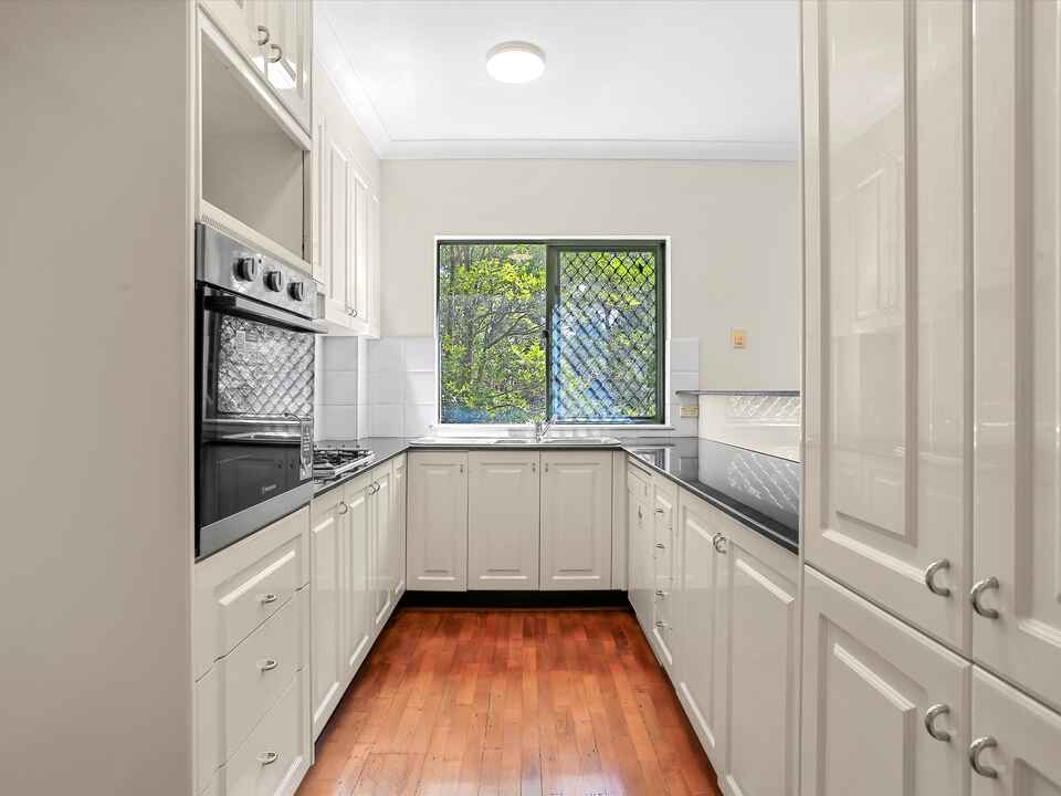 18/11 Goodchap Rd Chatswood