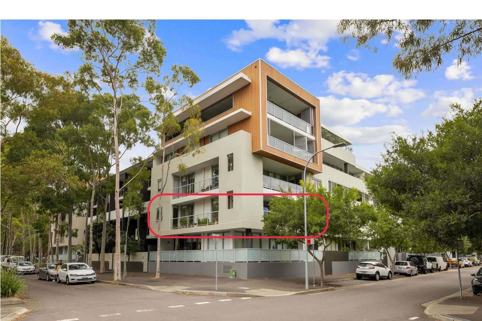 8/4 Grandstand Parade Zetland 8/4 Grandstand Parade Zetland