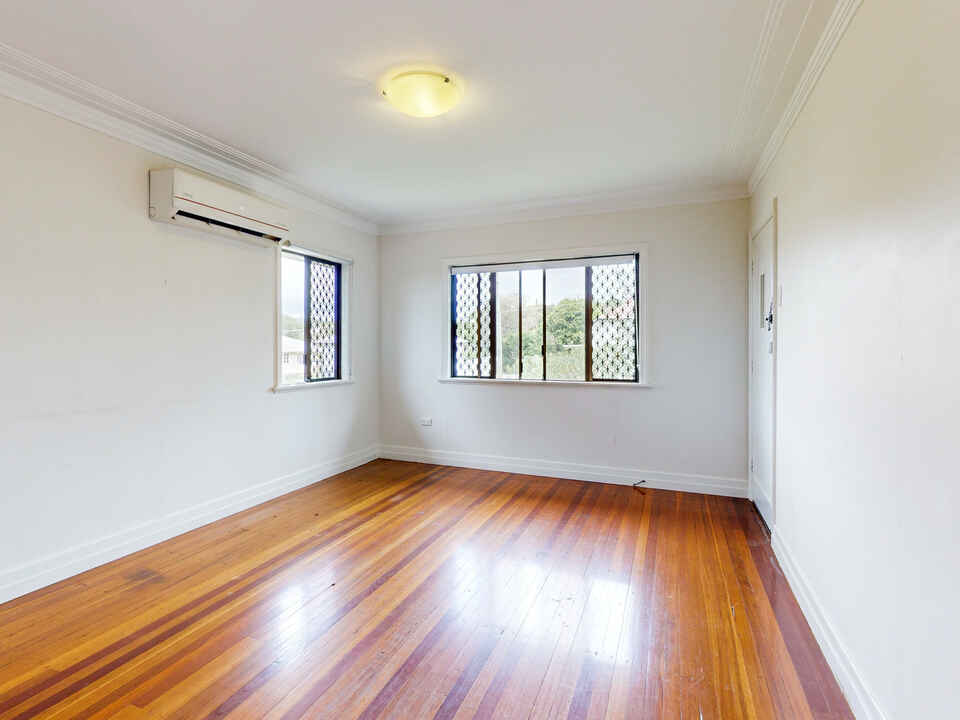 32 Thuruna Street Stafford